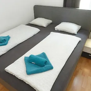 Apartment Arnsteingasse 8