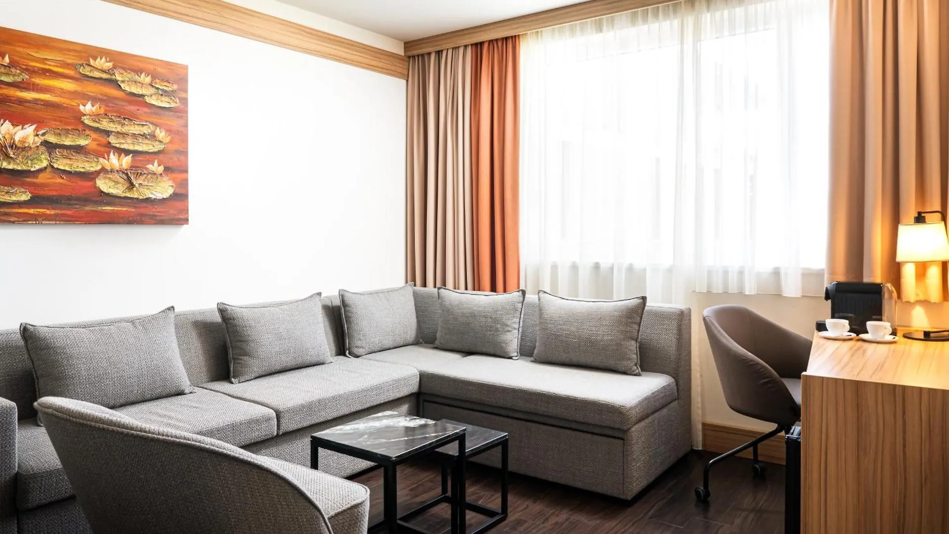 Leonardo Hotel Vienna Schonbrunn 4*,